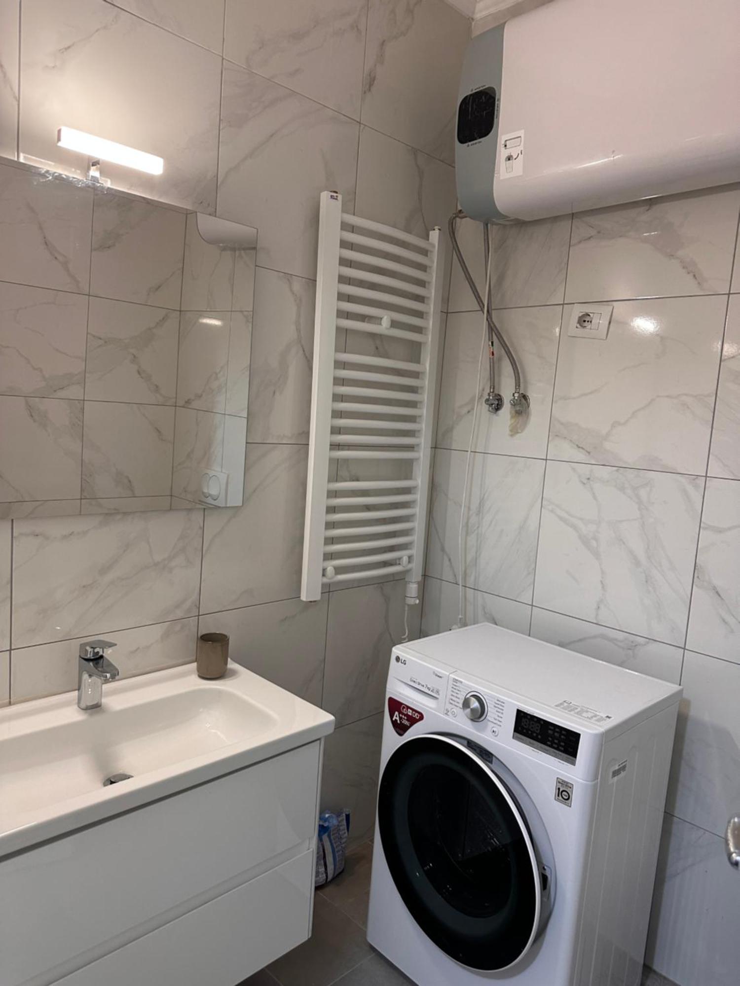 Spacious 2-Bedroom Apartment Near Center تيرانا المظهر الخارجي الصورة