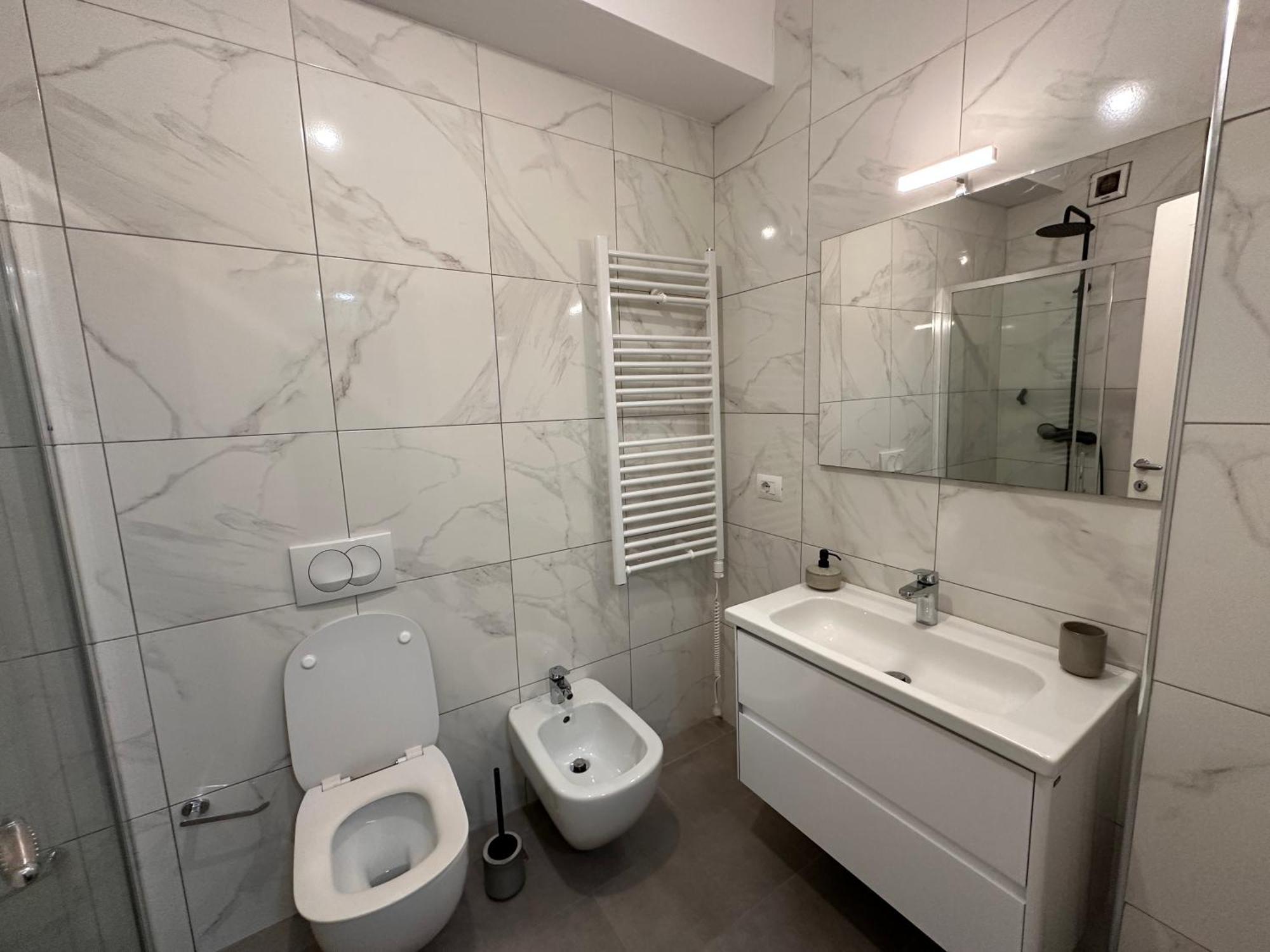 Spacious 2-Bedroom Apartment Near Center تيرانا المظهر الخارجي الصورة